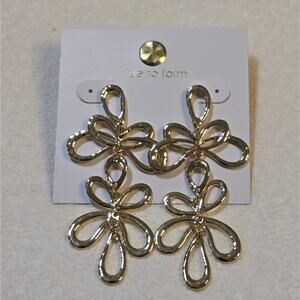 True to Form Gold Tone‎ Statement Floral Chandelier Drop Earrings New!